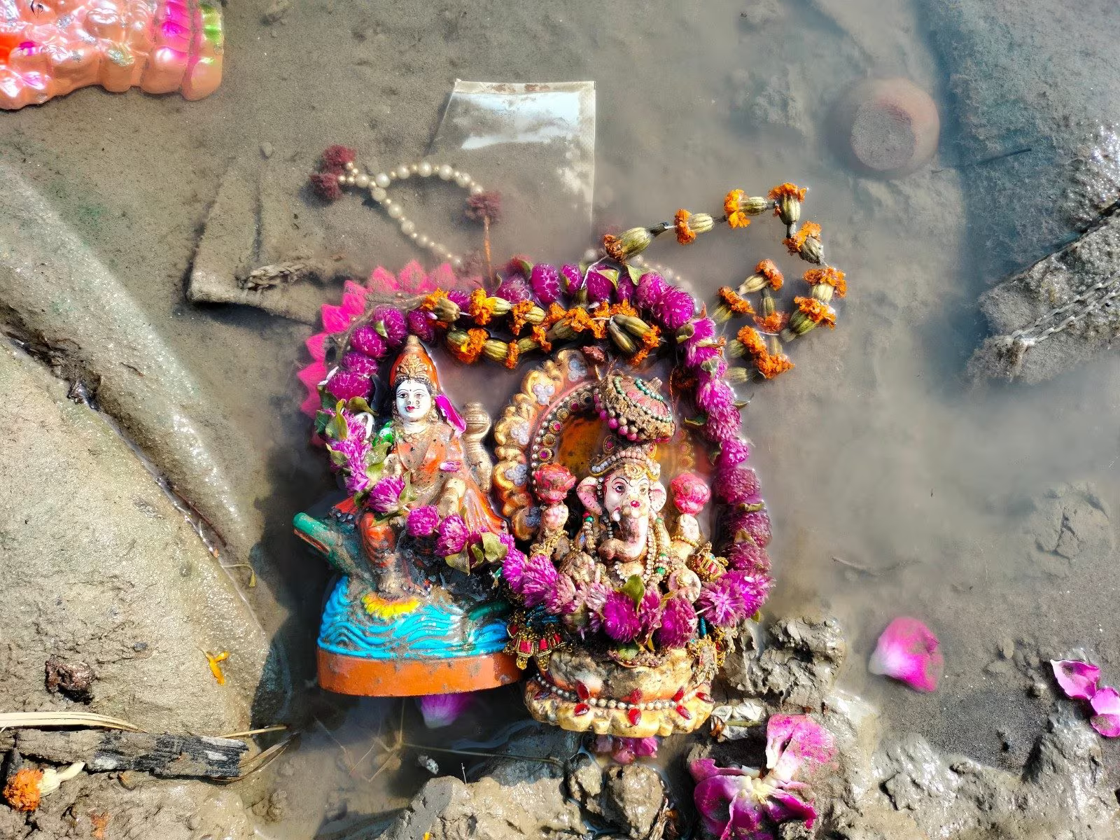 Right way to dispose of Ganesh and Laxmi idols after Diwali